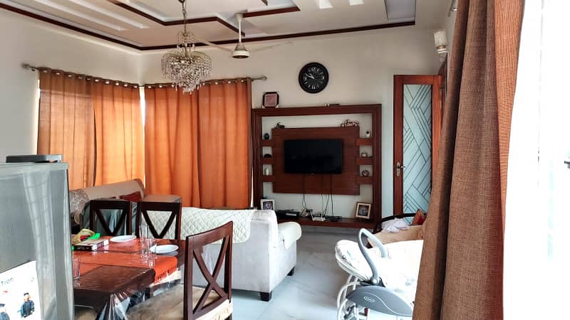 Beautiful Kanal Upper Portion Available For Rent in Dha Phase 4 2