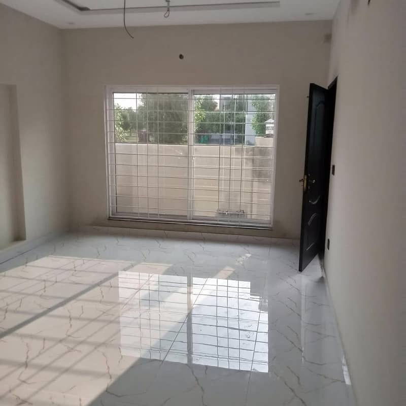 5 Marla Brand New Flat for rent D block Near to market,Near to masjid,Near to park in Bahria orchard lahore 1