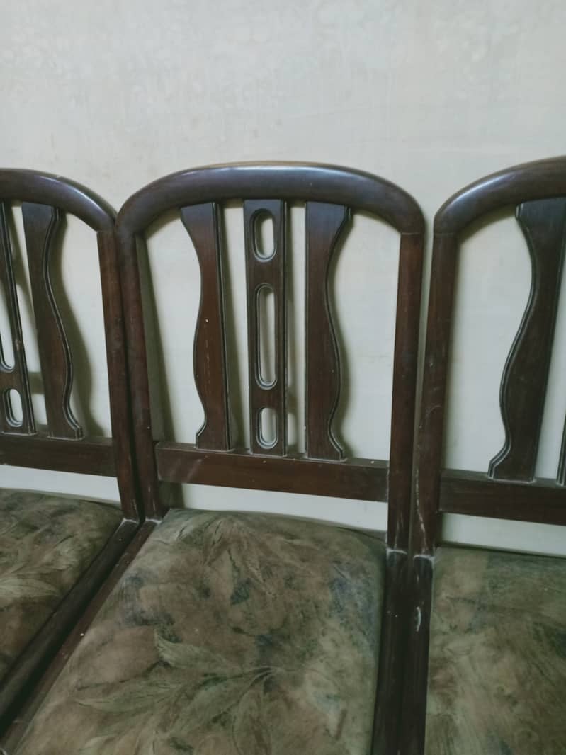 Wooden Dinig Table with 6 Chairs 6