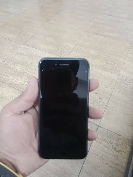 iPhone 8 64gb non PTA 1