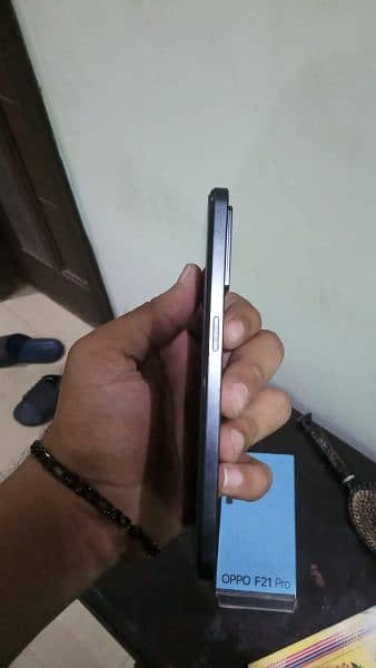 oppo F 21 pro Available for sale 4