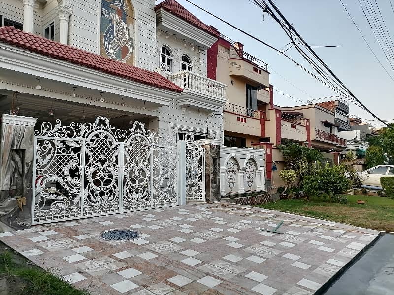 Johar Town Phase 2 House Sized 12 Marla Is Available 2