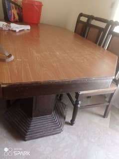 dying table for sale with 6 chairs 0