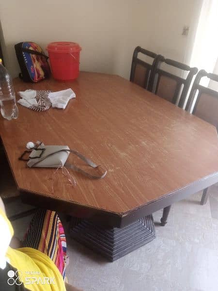 dying table for sale with 6 chairs 1