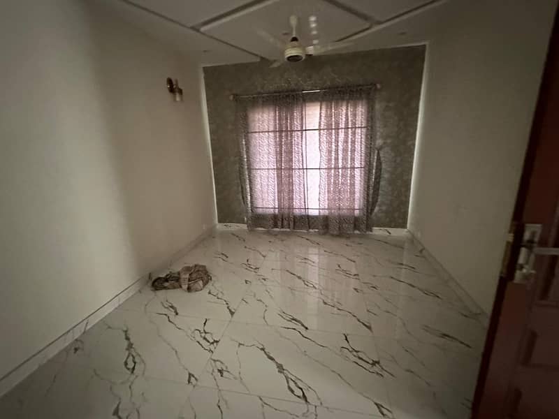 10 MARLA HOUSE AVAILABLE FOR RENT IN BAHRIA TOWN SECTOR C 2