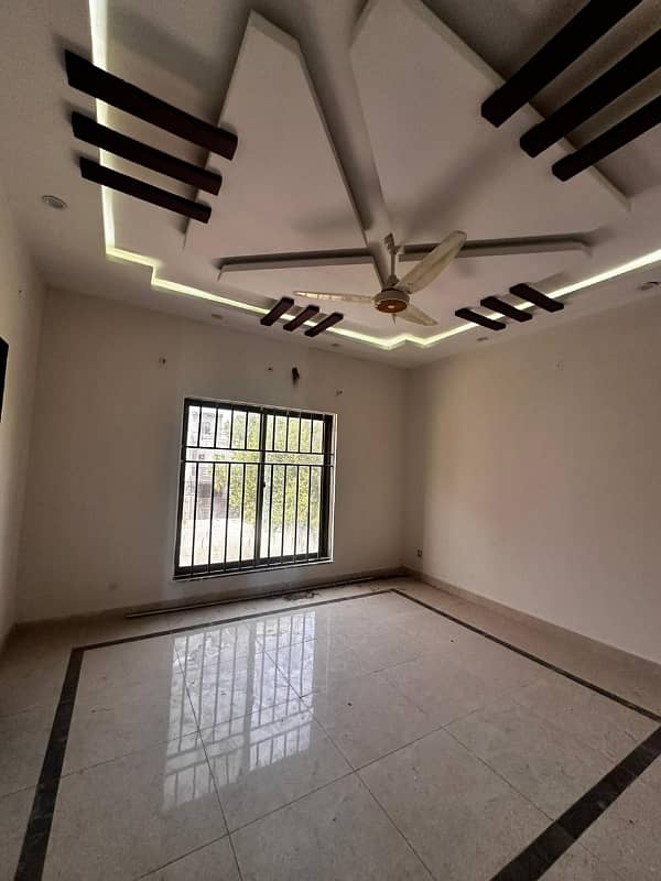 10 MARLA HOUSE AVAILABLE FOR RENT IN GULBAHAR BLOCK BAHRIA TOWN LAHORE 5