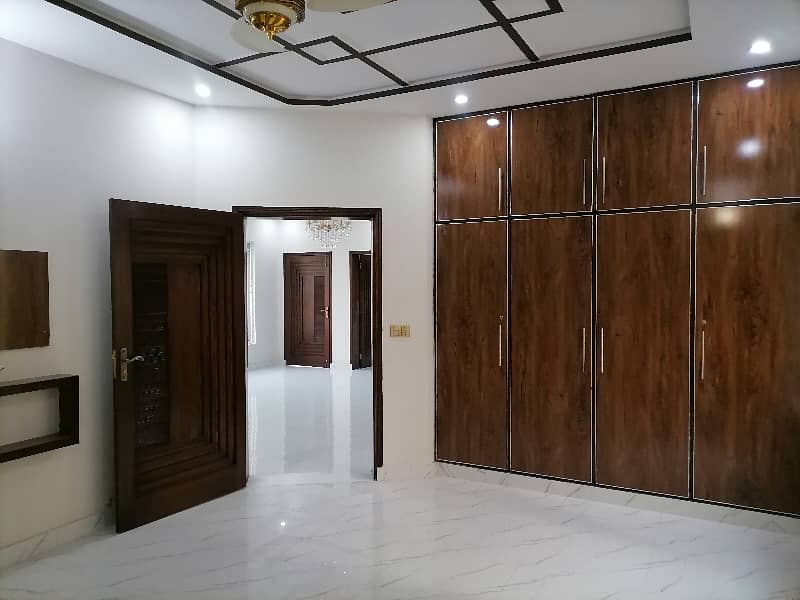 Premium 10 Marla House Is Available For rent In Lahore 2