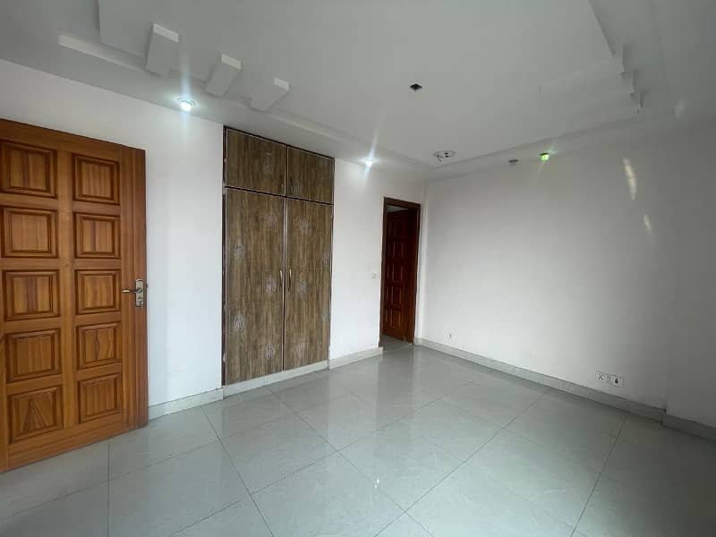 5 MARLA APARTMENT NON FURNISHED AVAILABLE FOR RENT IN BAHRIA TOWN SECTOR D 8
