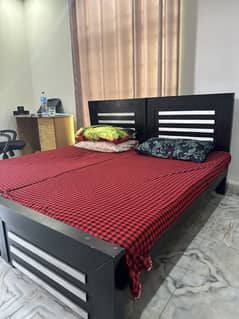 2 single beds with mattress