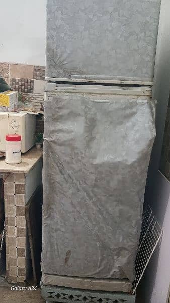 DAWLANCE FRIDGE   100% WORKING CONDITION WITH TOTAL UNTOUCHED 4