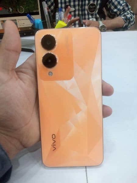 03264867200 Vivo Y17s 4/128 with 10 Months grantee with box 3