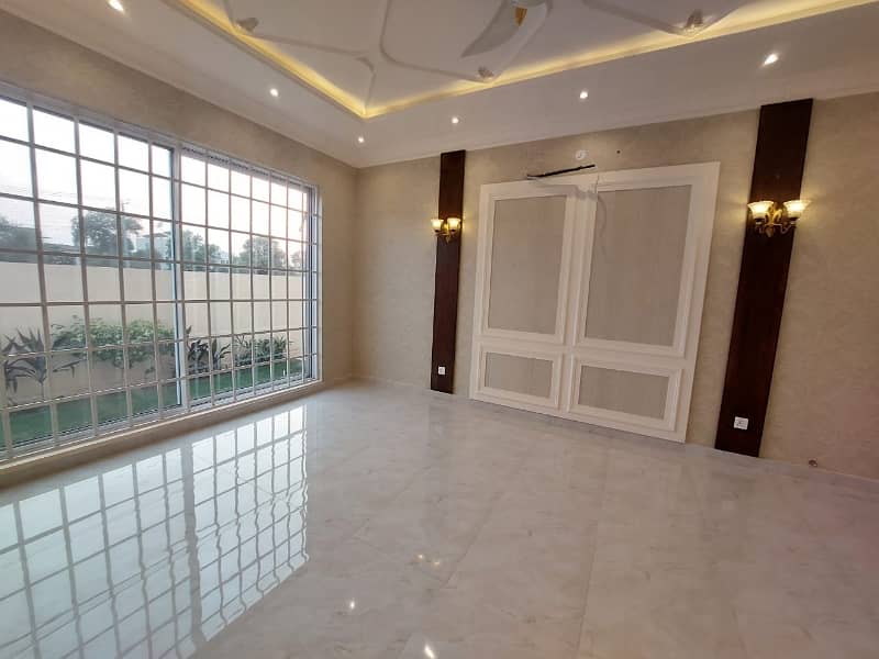 4 Kanal Luxury Bungalow For Sale In Valencia Town Lahore 14