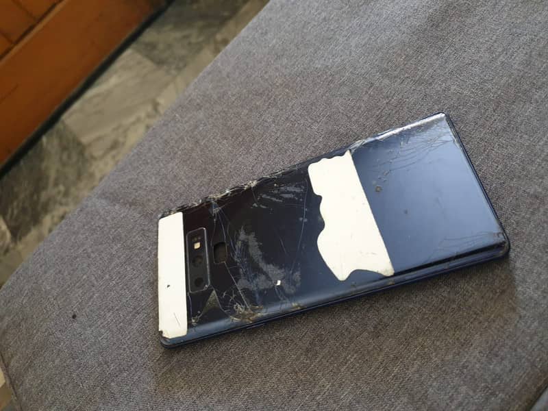 Samsung Galaxy Note 9 *for parts* 1