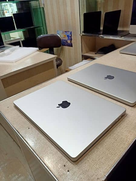 apple MacBook pro 2023 m3 max 36/1tb silver 2