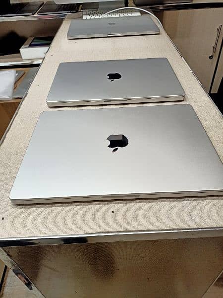 apple MacBook pro 2023 m3 max 36/1tb silver 6