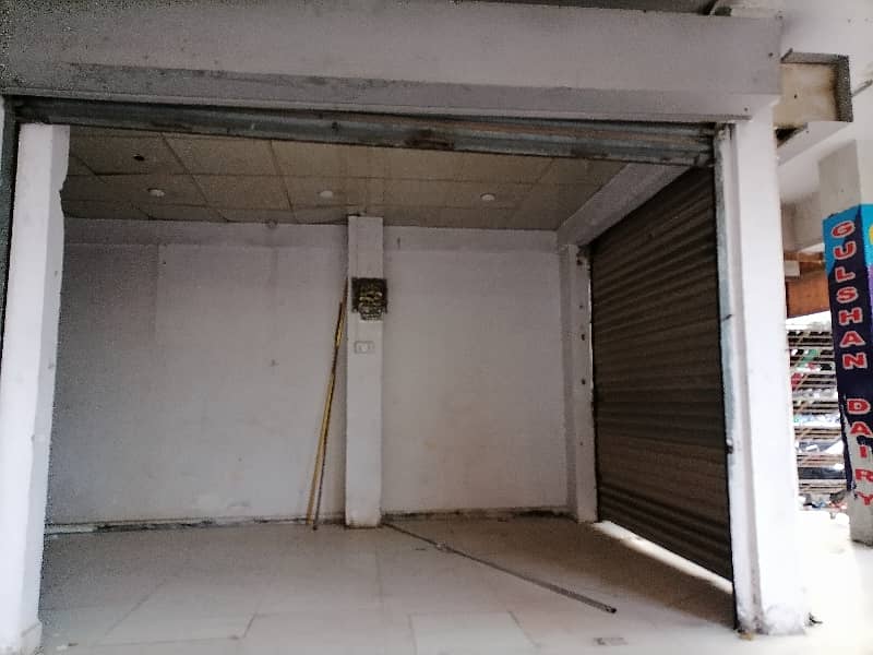 275 Square Feet Shop For rent Available In Gulshan-e-Iqbal Town 2