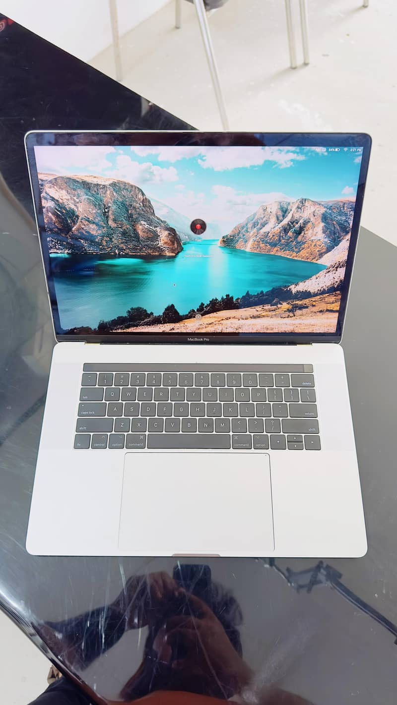 Apple MacBook Pro Ci9 2018 with Box (Cto Model) 7
