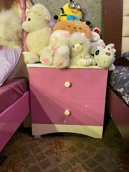 kids bed with side table 5