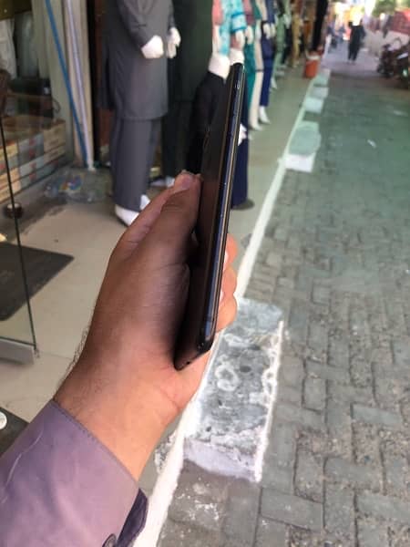 iphone 7plus pta approved 128gb battery 80 all ok 1