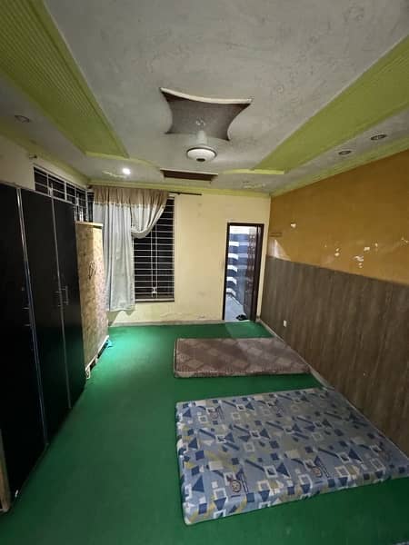 Luxury Rooms Boys Hostel Near kips Johar town UMT 2