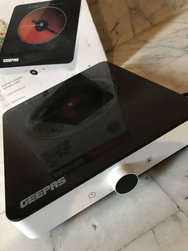 Geepas Infrared cooker (ELECTRIC STOVE) 1