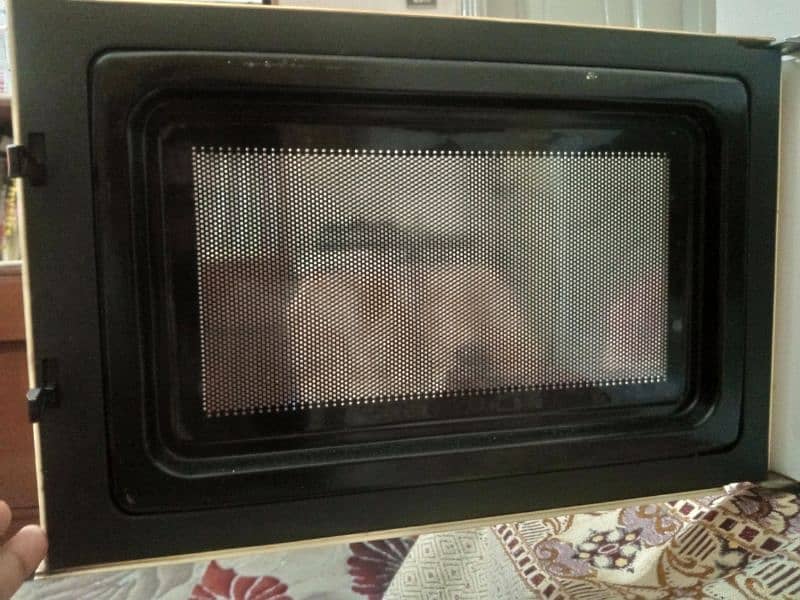 Microwave Oven with Grill 5