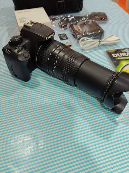 canon 1000d Dslr Camera
100/300 lens 1