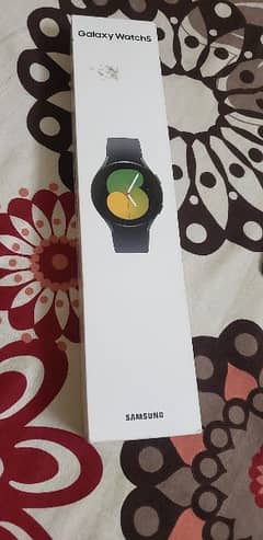 Samsung watch 5 100% original along with box packed and bonus package