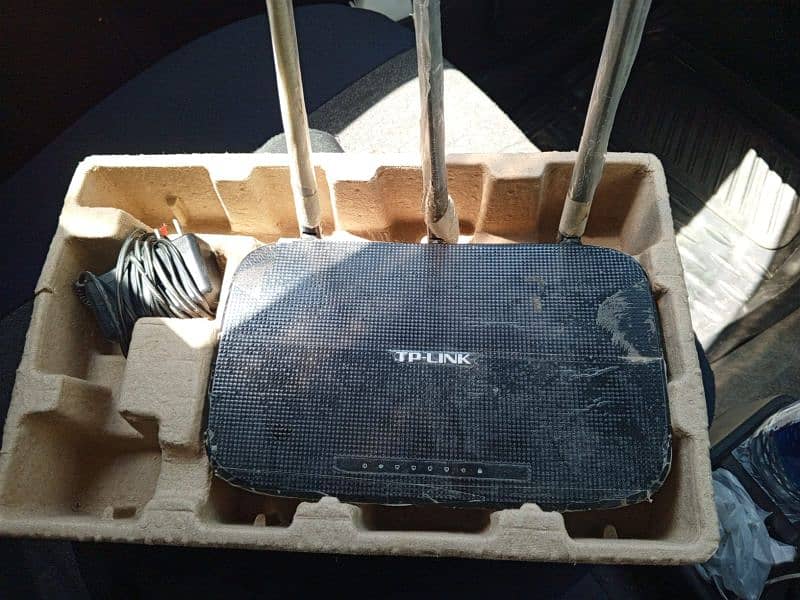 TP-LINK router. 2