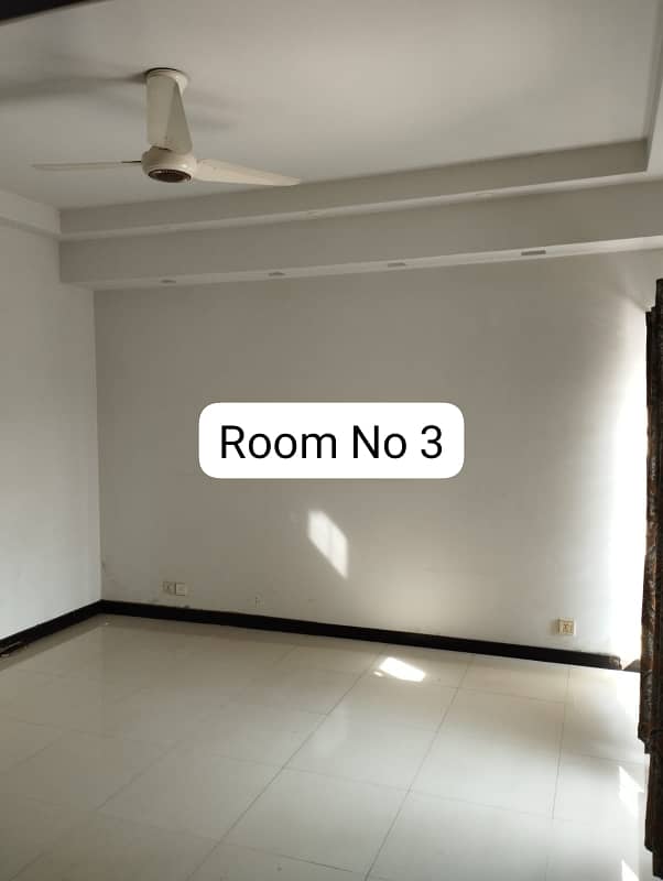 1 KANAL Separate Entrance UPPER PORTION for Rent in DHA Lahore Phase 6 3