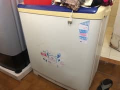 Toyo washing and drying machine