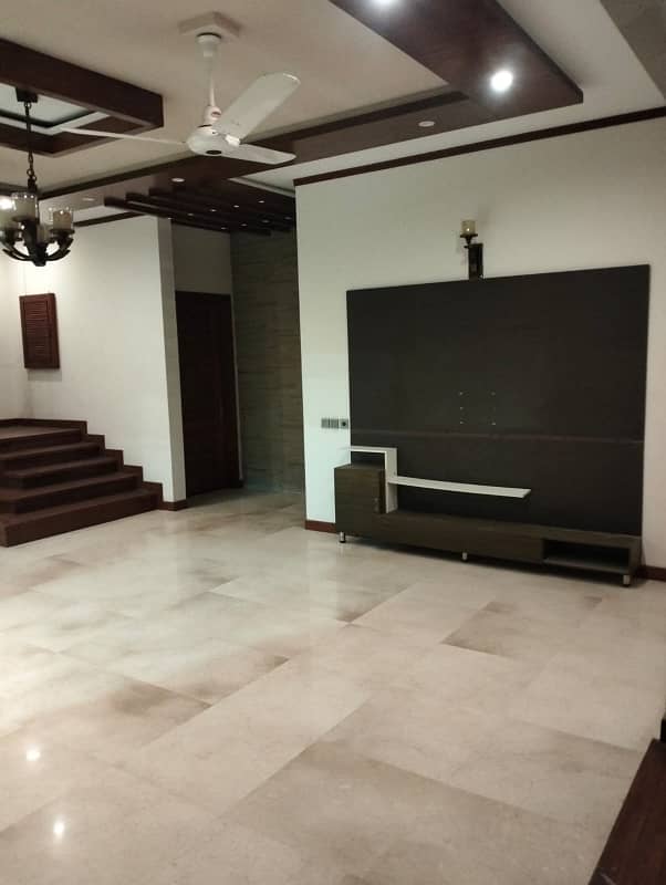 defence 1000 yards bungalow for rent with basement and pool 20