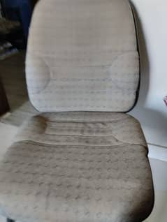 Ottoman Type Chair In Good Condition 0