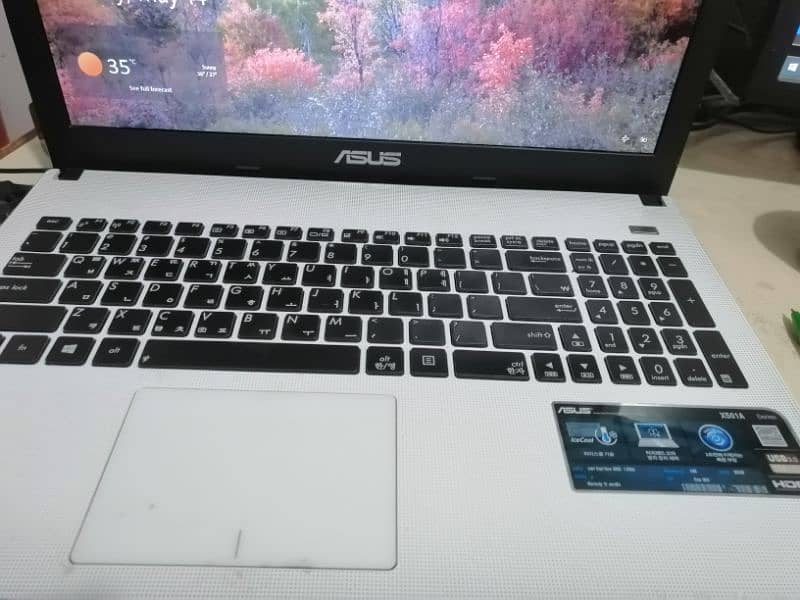Asus x501a 4gb ram 500gb brand new came from korea 3