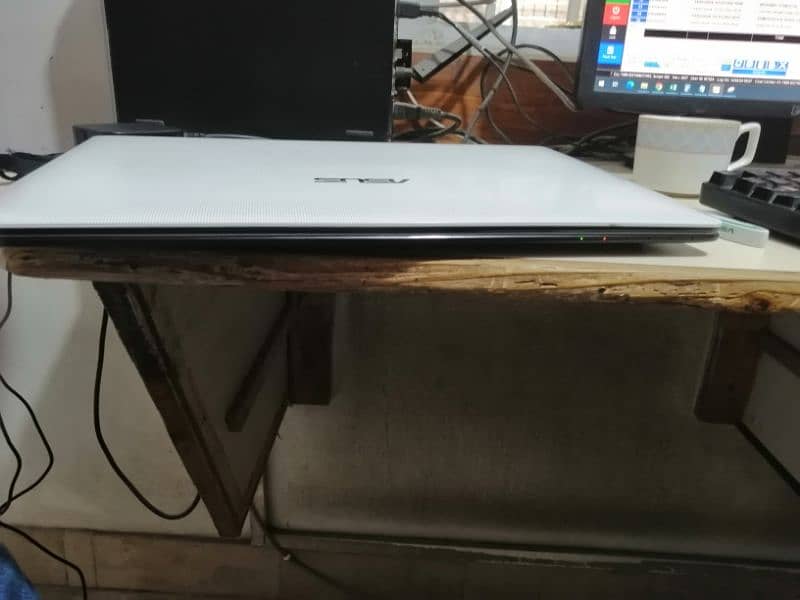 hp pavilion series corei3 3rd generation 4