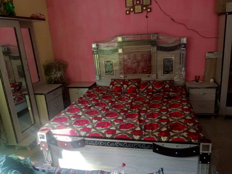 bed set for sale good condition 4