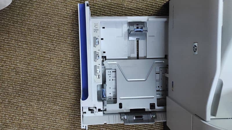 Hp colour Laserjet CP3525dn duplex printer. 3