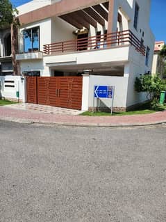 Corner House for Rent at good location
