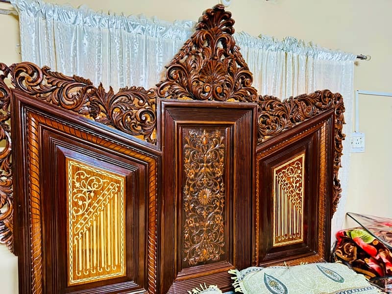 pure wood chinoiti style king bed set & iron table 4
