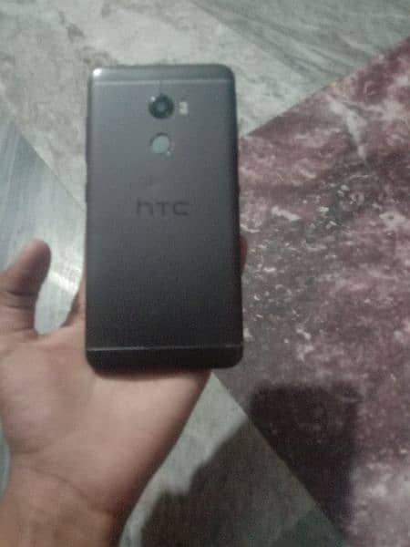 HTC ON 1