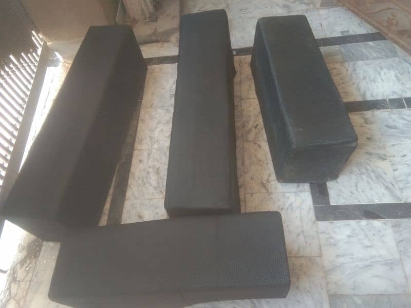 Any one buy this bench so contact on this num 03065882467 3