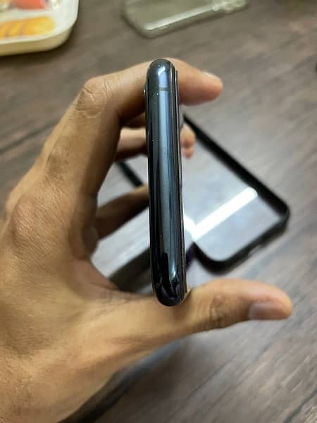 iPhone 11 Pro PTA Approved 64gb 4