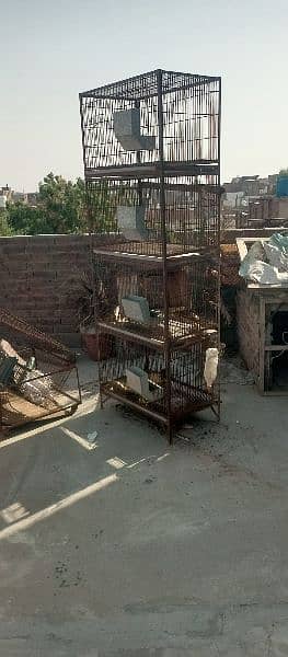 4 khano wala cage ha or condition Good ha 1