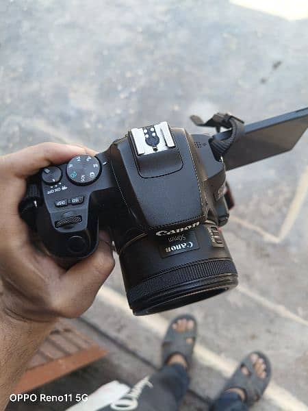 Canon 250d + 50mm f1.8 + 30mm f1.4 lense 3