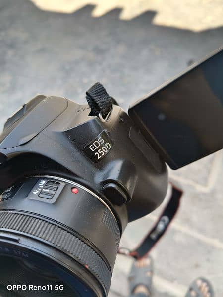 Canon 250d + 50mm f1.8 + 30mm f1.4 lense 5