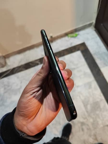 iPhone 11 Pro max pta approved Jv fixed price 3