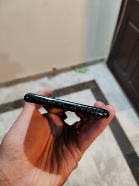 iPhone 11 Pro max pta approved Jv fixed price 4