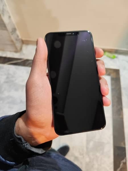 iPhone 11 Pro max pta approved Jv fixed price 6