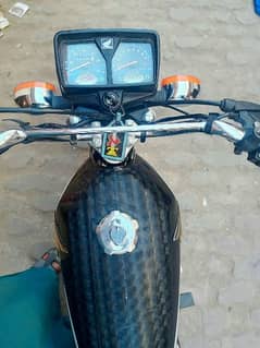 for sell bike Honda 125 demand 180k 22 bata 23 nambre laga huwa hai 0