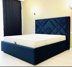 Bed / bed set / double bed / king size bed / poshish bed / bedroom set